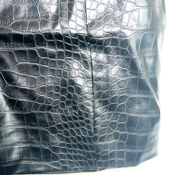 Forever 21 Black Snake Skin Faux Leather NEW Mini Skirt - Picture 5 of 11